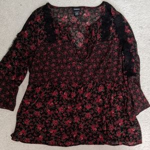 NWOT Torrid Rose Top with Lace Size 0